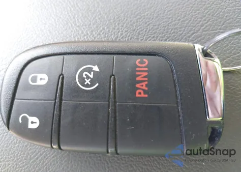 2018 Jeep Compass Latitude 4X4 z USA, uszkodzony, nr VIN 3C4NJDBB1JT484239